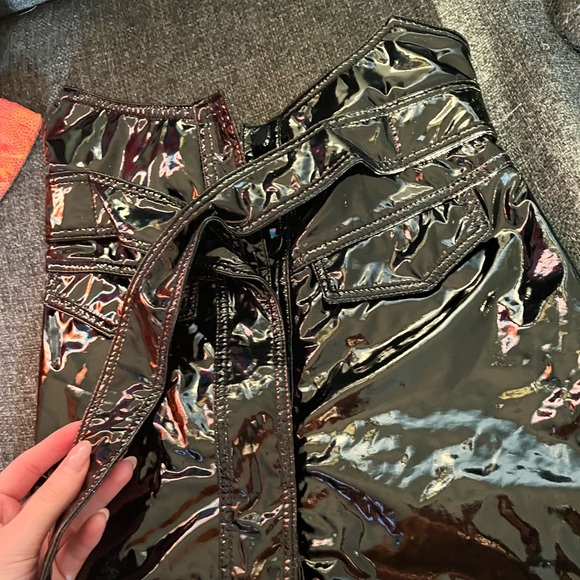 Honey plastic pleather skirt - Picture 3 of 4